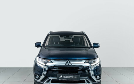 Mitsubishi Outlander III рестайлинг 3, 2020 год, 3 108 000 рублей, 2 фотография