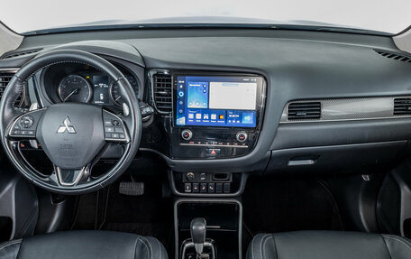 Mitsubishi Outlander III рестайлинг 3, 2020 год, 3 108 000 рублей, 10 фотография