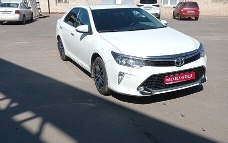 Toyota Camry, 2017 год, 1 900 000 рублей, 1 фотография