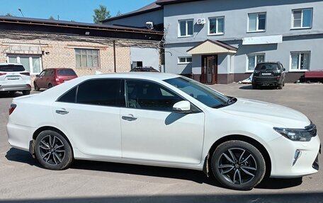Toyota Camry, 2017 год, 1 900 000 рублей, 2 фотография