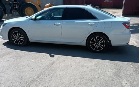 Toyota Camry, 2017 год, 1 900 000 рублей, 4 фотография