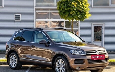 Volkswagen Touareg III, 2011 год, 1 655 000 рублей, 3 фотография