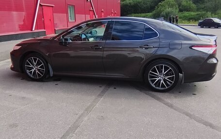 Toyota Camry, 2021 год, 3 350 000 рублей, 3 фотография