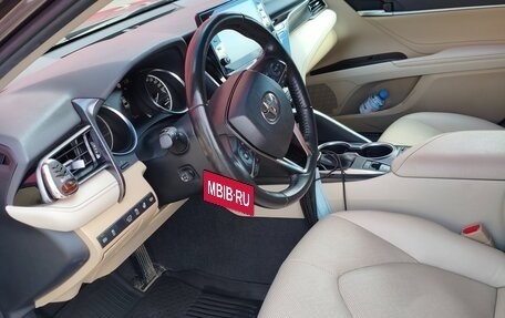 Toyota Camry, 2021 год, 3 350 000 рублей, 9 фотография