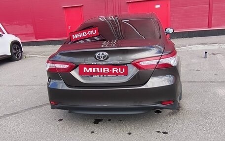 Toyota Camry, 2021 год, 3 350 000 рублей, 4 фотография