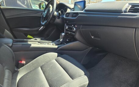 Mazda 6, 2018 год, 1 990 000 рублей, 23 фотография