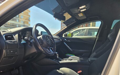 Mazda 6, 2018 год, 1 990 000 рублей, 24 фотография