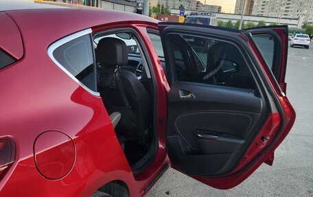 Opel Astra J, 2011 год, 750 000 рублей, 3 фотография