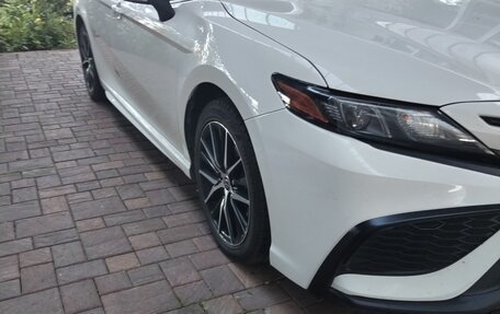 Toyota Camry, 2022 год, 2 850 000 рублей, 2 фотография