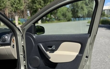 Renault Logan II, 2014 год, 855 000 рублей, 28 фотография