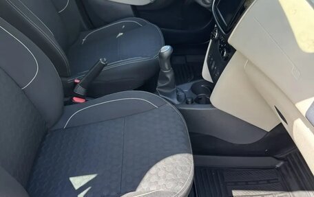 Renault Logan II, 2014 год, 855 000 рублей, 29 фотография