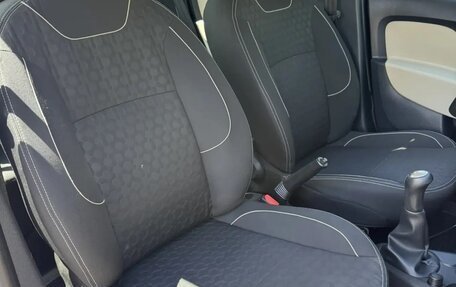Renault Logan II, 2014 год, 855 000 рублей, 30 фотография