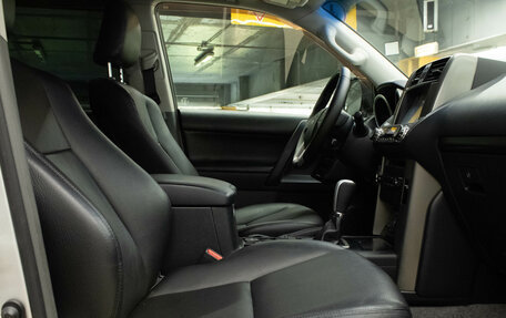 Toyota Land Cruiser Prado 150 рестайлинг 2, 2010 год, 2 589 000 рублей, 11 фотография