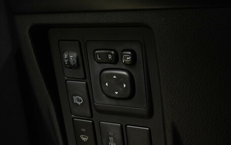 Toyota Land Cruiser Prado 150 рестайлинг 2, 2010 год, 2 589 000 рублей, 15 фотография
