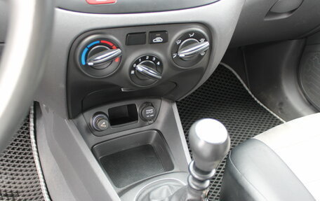 KIA Rio II, 2006 год, 419 000 рублей, 24 фотография