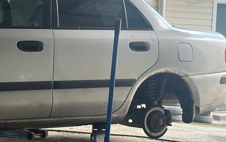Mitsubishi Carisma I, 2001 год, 230 000 рублей, 10 фотография