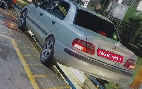Mitsubishi Carisma I, 2001 год, 230 000 рублей, 3 фотография