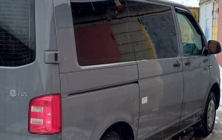 Volkswagen Caravelle T6 рестайлинг, 2016 год, 2 199 000 рублей, 4 фотография