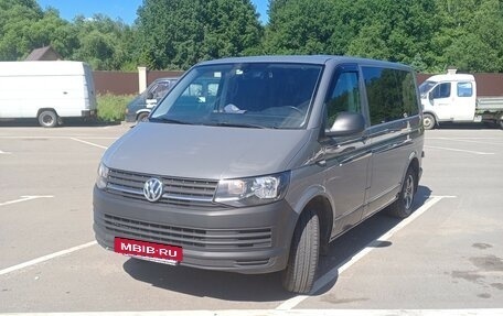 Volkswagen Caravelle T6 рестайлинг, 2016 год, 2 199 000 рублей, 2 фотография