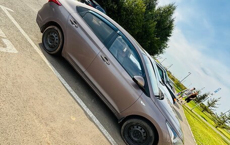 Hyundai Solaris II рестайлинг, 2018 год, 1 050 000 рублей, 4 фотография