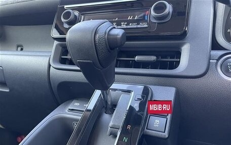 Toyota Sienta, 2023 год, 1 380 203 рублей, 15 фотография