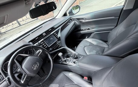 Toyota Camry, 2018 год, 2 298 000 рублей, 8 фотография