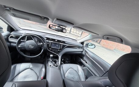 Toyota Camry, 2018 год, 2 298 000 рублей, 9 фотография