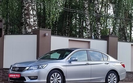 Honda Accord IX рестайлинг, 2013 год, 2 480 000 рублей, 1 фотография