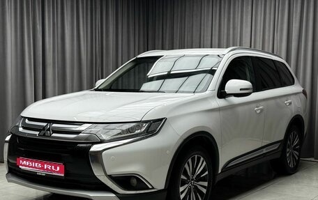 Mitsubishi Outlander III рестайлинг 3, 2016 год, 1 699 000 рублей, 1 фотография