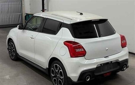 Suzuki Swift V, 2022 год, 1 250 000 рублей, 2 фотография