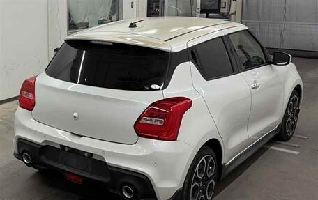 Suzuki Swift V, 2022 год, 1 250 000 рублей, 5 фотография