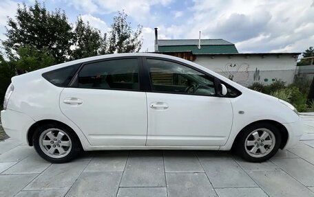 Toyota Prius, 2004 год, 155 000 рублей, 2 фотография