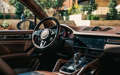 Porsche Cayenne III, 2018 год, 6 800 000 рублей, 3 фотография