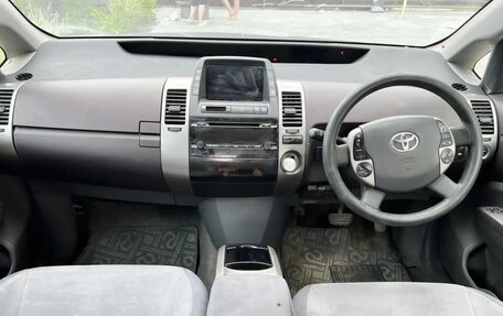 Toyota Prius, 2004 год, 155 000 рублей, 12 фотография