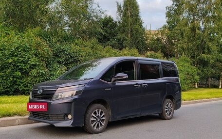 Toyota Voxy III, 2014 год, 1 390 000 рублей, 3 фотография