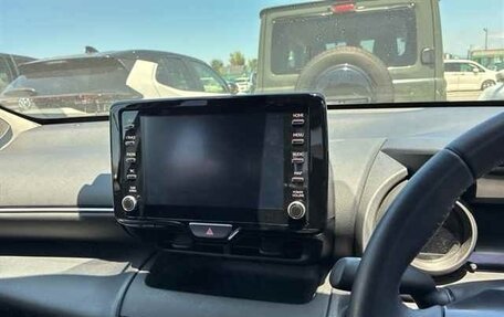Toyota Yaris Cross, 2022 год, 1 560 000 рублей, 3 фотография
