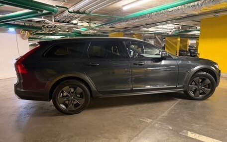 Volvo V90 Cross Country I рестайлинг, 2018 год, 3 850 000 рублей, 20 фотография