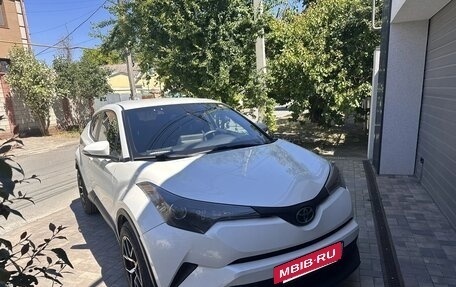 Toyota C-HR I рестайлинг, 2018 год, 2 299 000 рублей, 4 фотография