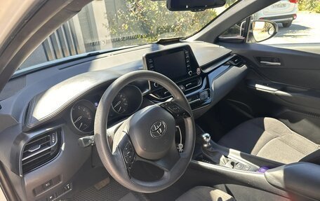 Toyota C-HR I рестайлинг, 2018 год, 2 299 000 рублей, 6 фотография