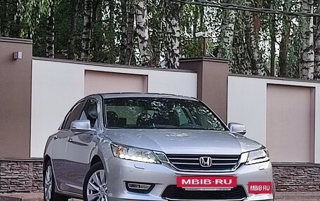 Honda Accord IX рестайлинг, 2013 год, 2 480 000 рублей, 4 фотография