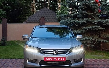 Honda Accord IX рестайлинг, 2013 год, 2 480 000 рублей, 24 фотография