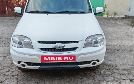Chevrolet Niva I рестайлинг, 2014 год, 490 000 рублей, 3 фотография