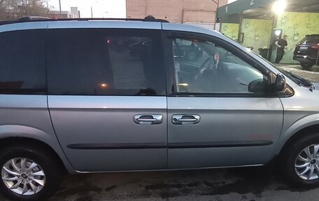 Chrysler Voyager IV, 2003 год, 300 000 рублей, 4 фотография