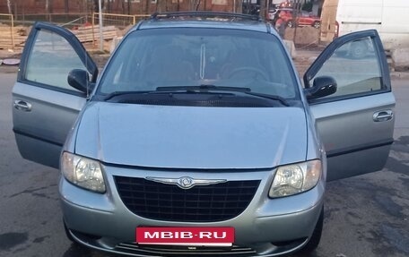 Chrysler Voyager IV, 2003 год, 300 000 рублей, 3 фотография