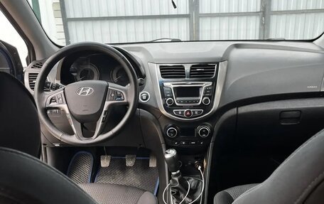 Hyundai Solaris II рестайлинг, 2016 год, 900 000 рублей, 13 фотография