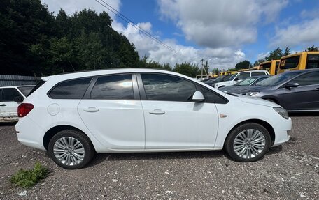 Opel Astra J, 2011 год, 600 000 рублей, 3 фотография