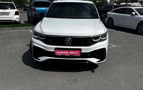 Volkswagen Tiguan II, 2021 год, 3 700 000 рублей, 1 фотография