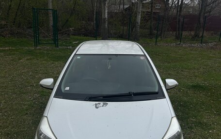 Toyota Vitz, 2012 год, 650 000 рублей, 7 фотография
