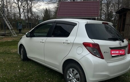 Toyota Vitz, 2012 год, 650 000 рублей, 3 фотография