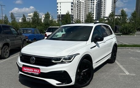 Volkswagen Tiguan II, 2021 год, 3 700 000 рублей, 2 фотография
